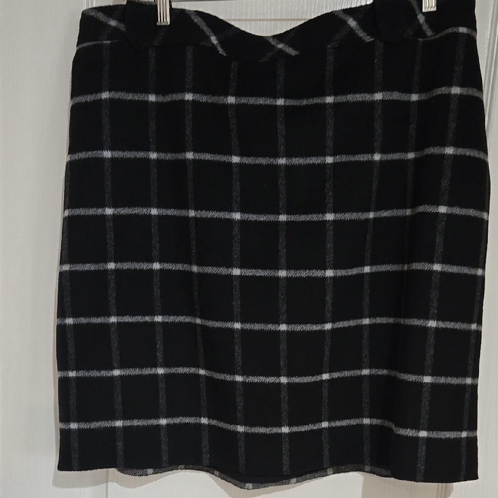 Talbots Black and White Pencil Skirt Knee-Length